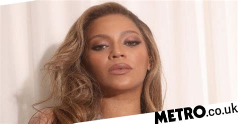 Beyonce stuns in nude embellished dress for sizzling。